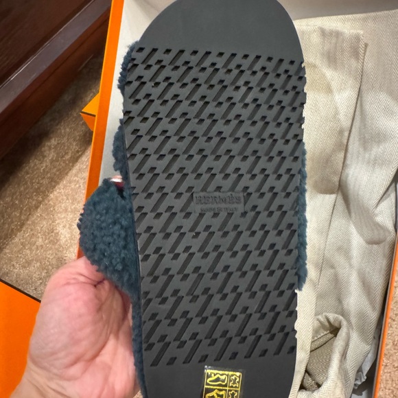 Hermes Vert Anglais Chypre Shearling Sandals size: 37.5 NEW IN BOX - Picture 5 of 7